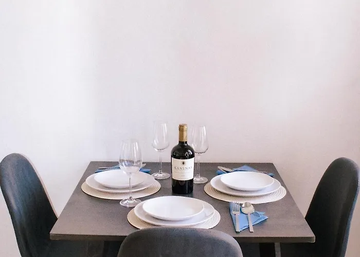 Duchess Harbour View Apartamento *